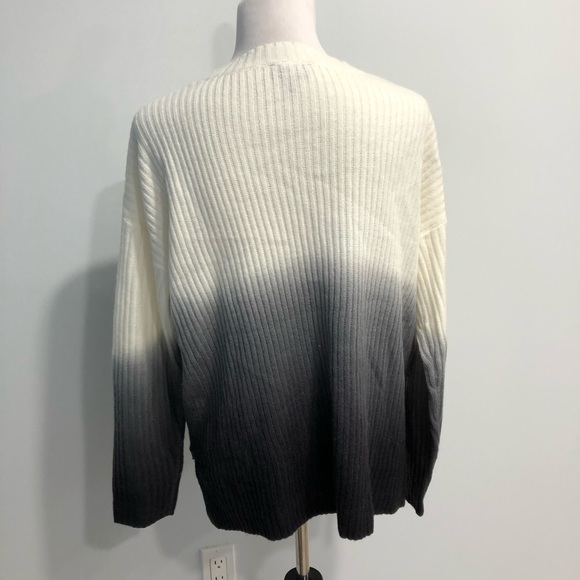 TopShop V-Neck Sweater - Picture 4 of 5